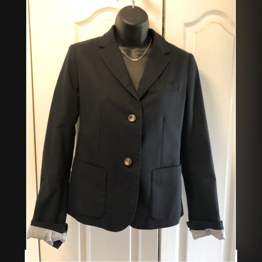 The academy blazer from GAP (black)